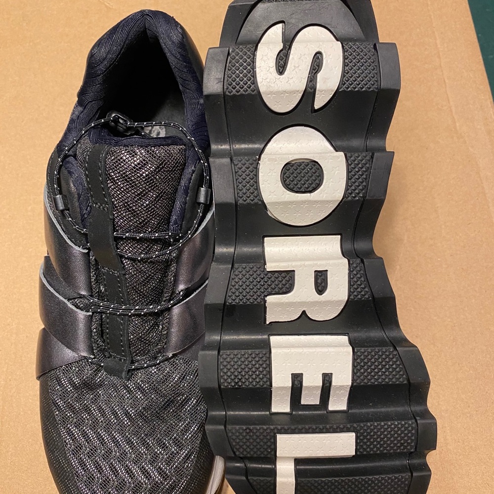 New without box Sorel kinetic sneaker